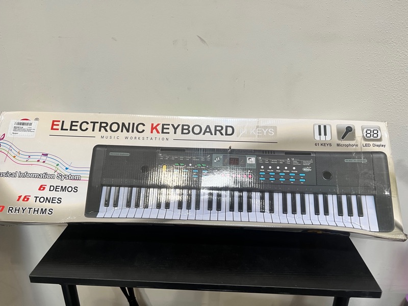 Photo 1 of SEMART keyboard piano 61 key electric piano digital w/stand microphone electronic keyboards musical toy gifts for kids beginners