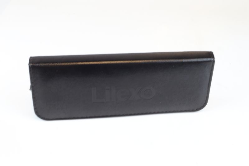 Photo 1 of JAPANESE THINNING SHEARS 1 COMB 1 OLI 1 CLOTH 2 PIN CURL CLIPS WITH CARRY CASE NEW