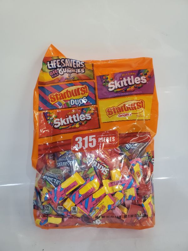 Photo 2 of LIFE SAVERS Gummy, STARBURST Duos and Original & SKITTLES Wild Berry and Original Fun Size Chewy Bulk Halloween Candy Assortment - 97.68oz/315 pieces - BEST BY MARCH 2023