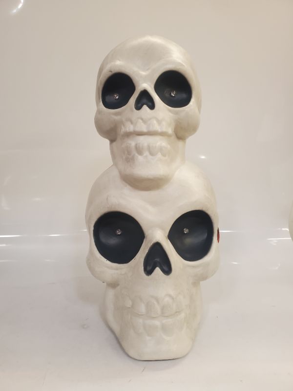 Photo 1 of HYDE AND EEK BOUTIQUE - SOUND ACTIVATED- LIGHT UP - HAUNTED STACKED SKULLS 