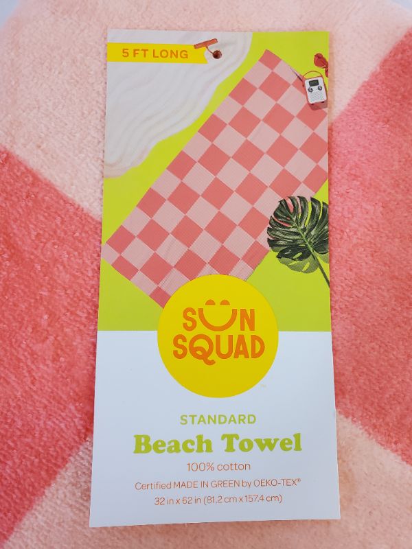 Photo 1 of Pink Checkered Beach Towel - Sun Squad