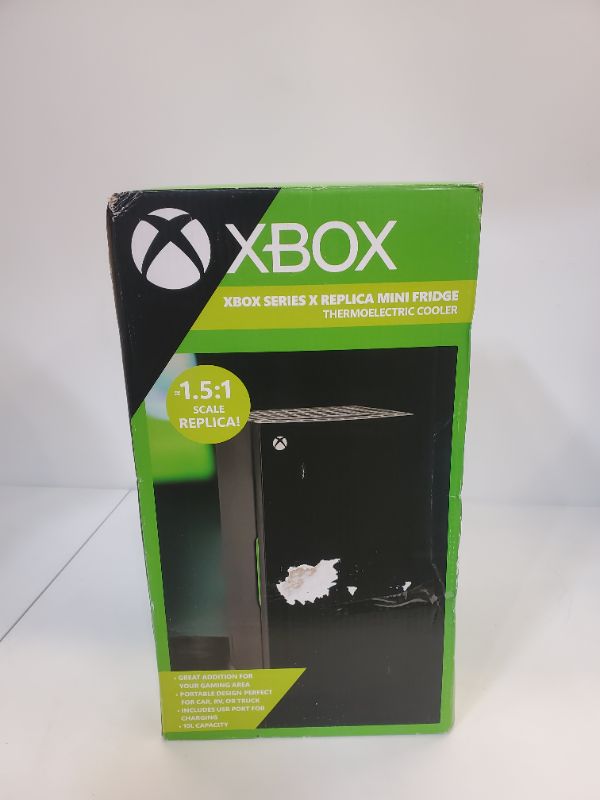 Photo 5 of Xbox Series X Replica Mini Fridge