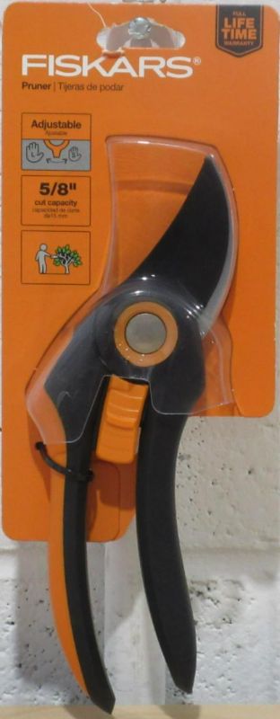 Photo 1 of Fiskars Adjustable Softgrip Bypass Pruner 5/8" Cut Capacity Shears