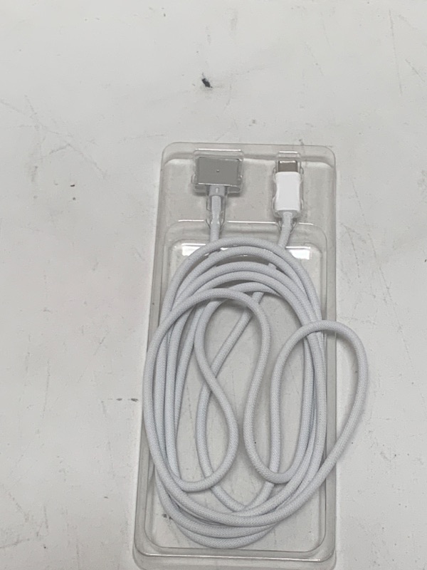 Photo 3 of Apple USB-C to Magsafe 3 Cable (2 m)
