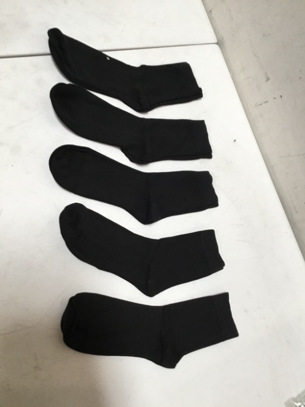 Photo 1 of Amazon Essentials Men's Solid Dress Socks, 5 Pairs
