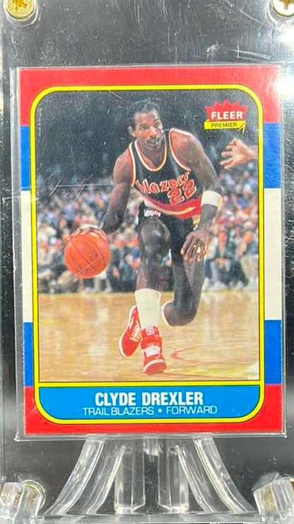 Photo 1 of 1986 CLYDE DREXLER FLEER ROOKIE CARD 26