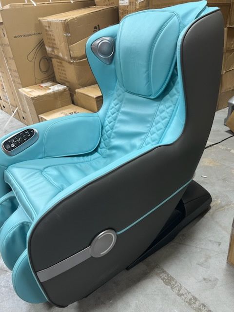 Photo 2 of IQ SKYLINE CROWN MASSAGE CHAIR BLUE OPEN BOX W COSMETIC DAMAGE