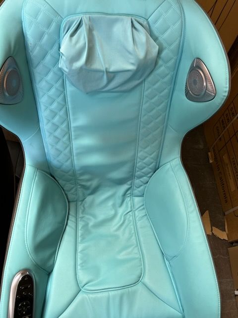 Photo 3 of IQ SKYLINE CROWN MASSAGE CHAIR BLUE OPEN BOX W COSMETIC DAMAGE