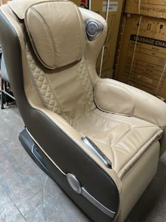 Photo 2 of IQ SKYLINE CROWN MASSAGE CHAIR GRAY OPEN BOX COSMETIC DAMAGE