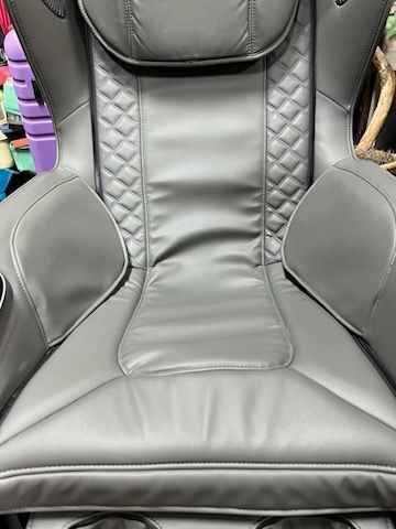 Photo 3 of IQ SKYLINE CROWN MASSAGE CHAIR GRAY OPEN BOX