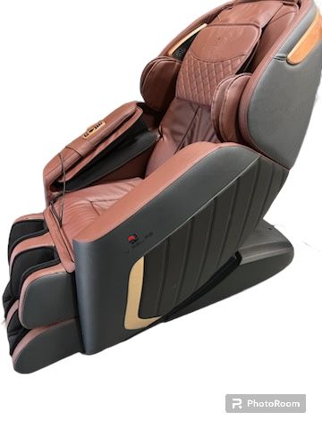 Photo 2 of IV RELIFE BOSS+ MASSAGE CHAIR BURGUNDY OPEN BOX W COSMETIC DAMAGE