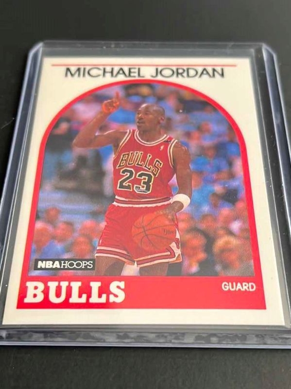 Photo 1 of 1989 MICHAEL JORDAN NBAHOOPS CARD 200