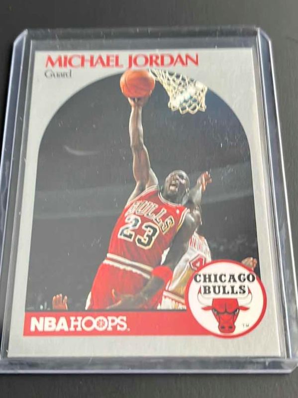 Photo 1 of 1990 MICHAEL JORDAN NBAHOOPS CARD 65