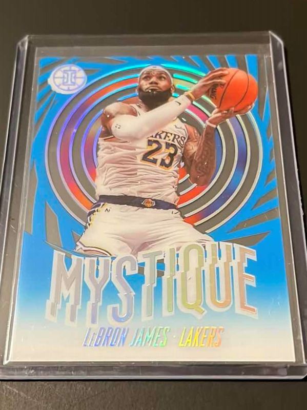 Photo 1 of 2019 LEBRON JAMES DC MYSTIQUE PANINI CARD 7