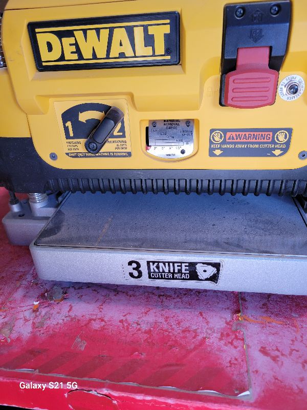 Photo 4 of DEWALT DW735 13" THICKNESS PLANER