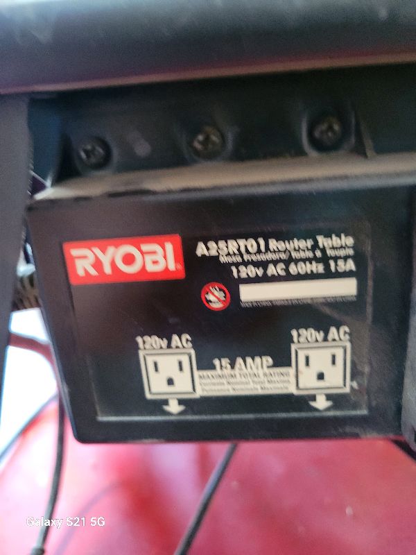 Photo 2 of RYOBI A25RT01 ROUTER TABLE