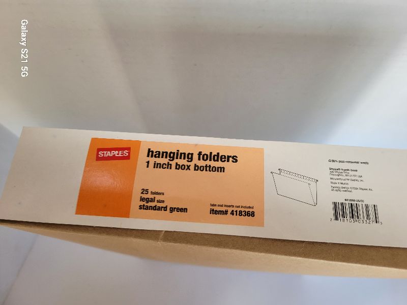 Photo 1 of STAPLES HANGING FOLDERS LEGAL SIZE 25 COUNT STANDARD GREEN #418368