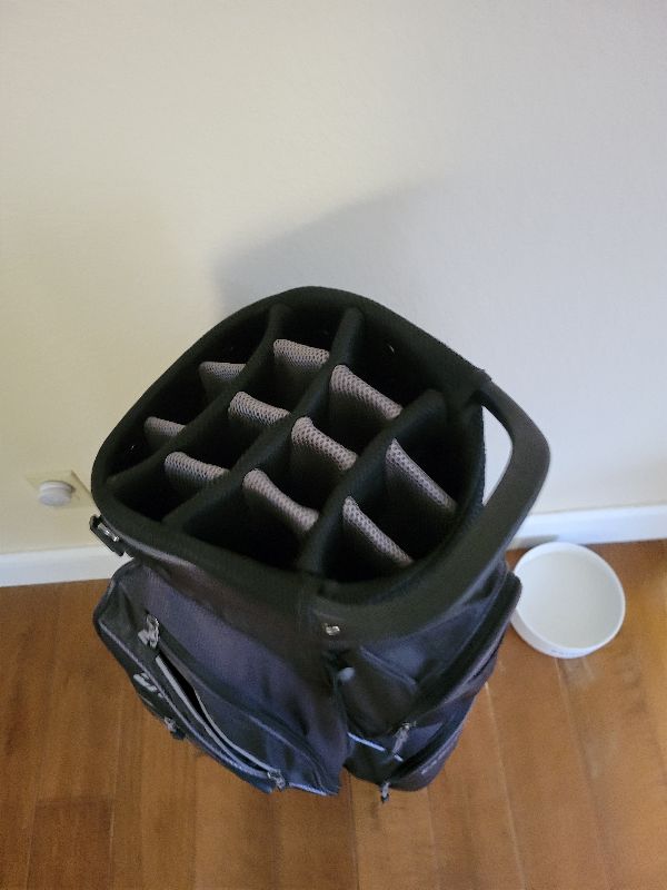 Photo 1 of CADDYMATIC GOLF BAG