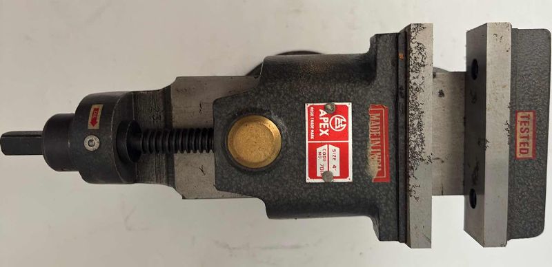 Photo 1 of APEX GRINDING VISE 4”