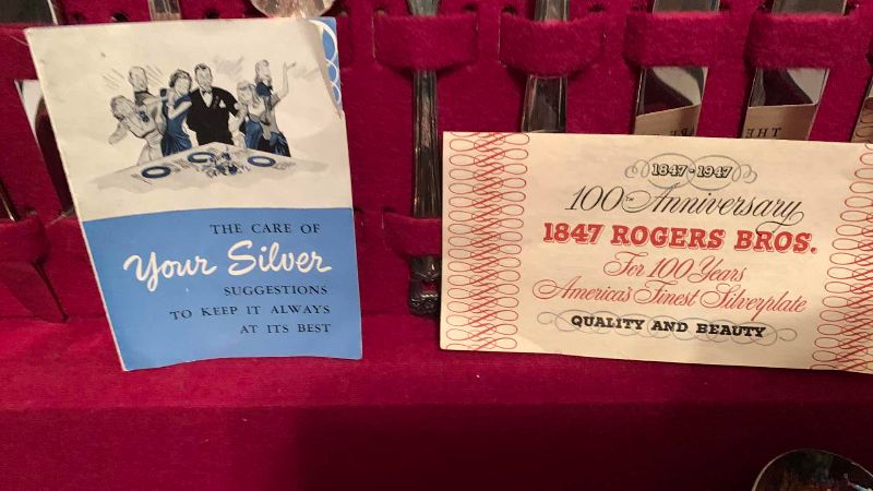 Photo 3 of 1847 ROGERS BROTHERS ETERNALLY YOURS SILVER PLATED SET IN CASE