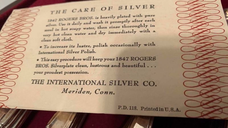 Photo 4 of 1847 ROGERS BROTHERS ETERNALLY YOURS SILVER PLATED SET IN CASE