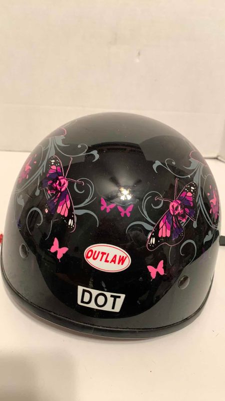 Photo 4 of WOMENS OUTLAW MOTORCYCLE HELMET SIZE S
