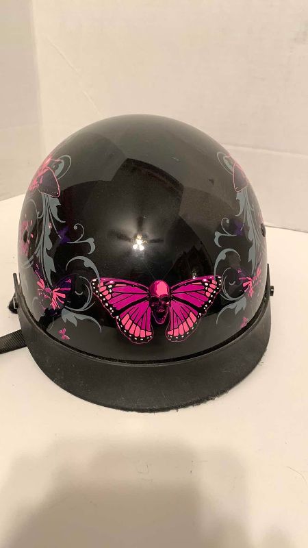 Photo 2 of WOMENS OUTLAW MOTORCYCLE HELMET SIZE S