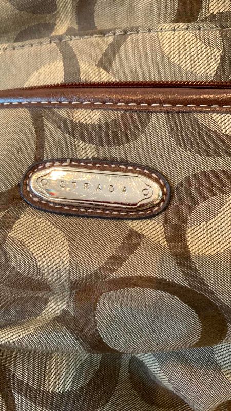 Photo 1 of 3-WOMENS HANDBAGS AND CLUTCHES