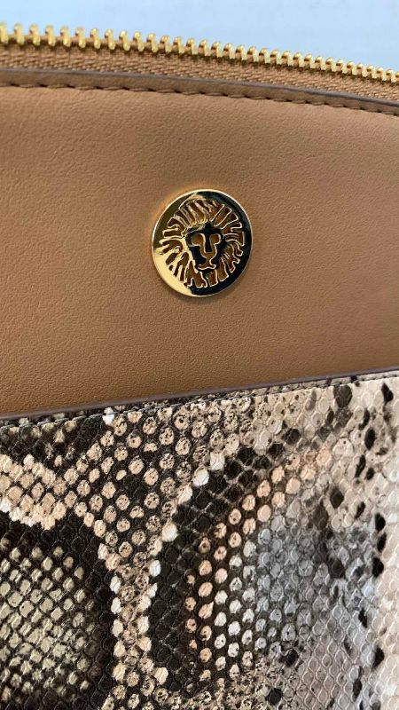Photo 1 of 3-WOMENS HANDBAGS