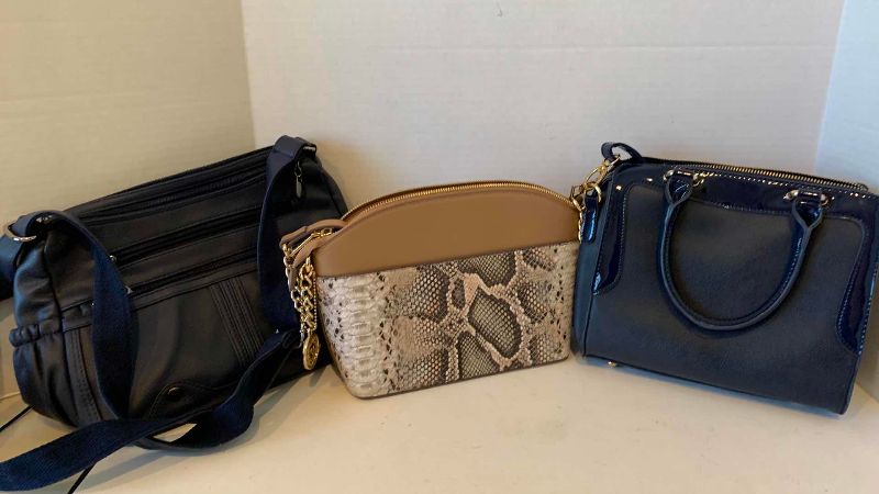 Photo 1 of 3-WOMENS HANDBAGS