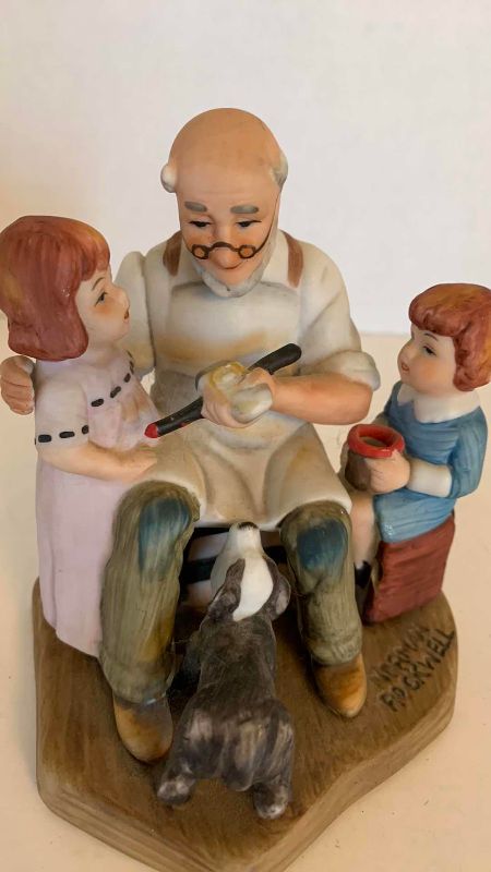 Photo 1 of VINTAGE “THE TOYMAKER” BY NORMAN ROCKWELL INTERNATIONAL COLLECTION FINDERS