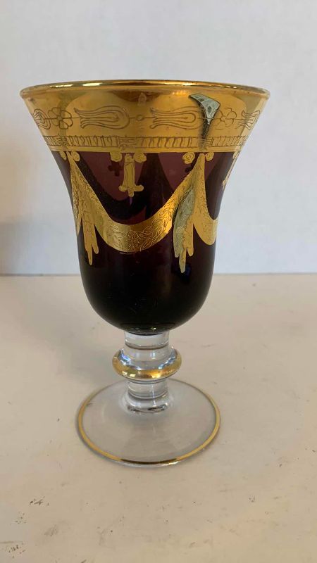 Photo 1 of  ARTE ITALICA MEDICI-RUBY CRYSTAL & 24K GOLD ACCENT WINE GLASS