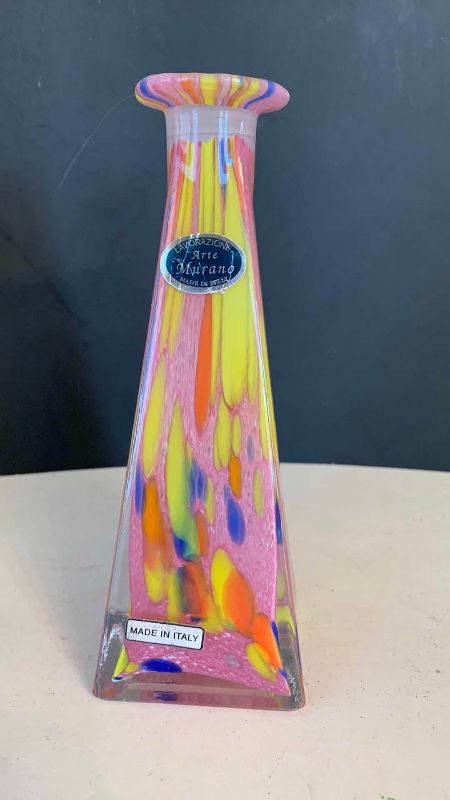 Photo 1 of MURANO GLASS VASE MADE IN ITALY 7.5”