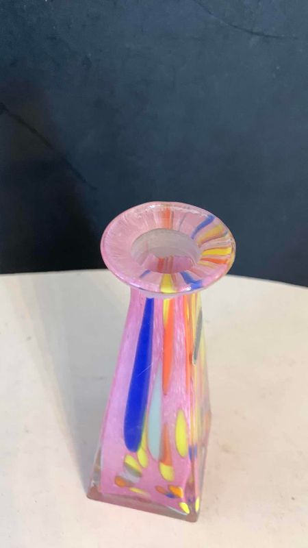 Photo 1 of MURANO GLASS VASE MADE IN ITALY 7.5”