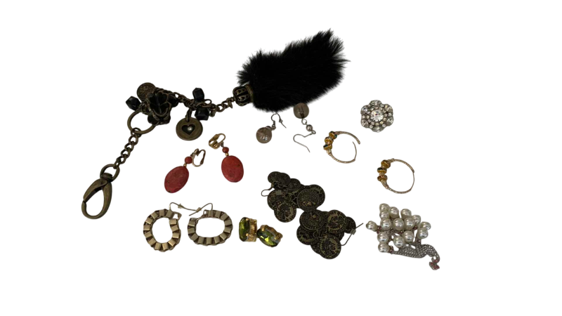 Photo 1 of EARRINGS