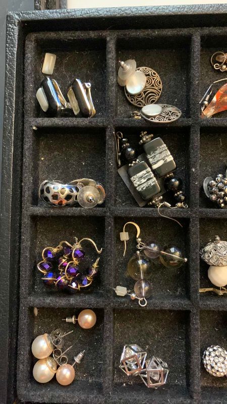 Photo 1 of WOMENS EARRINGS