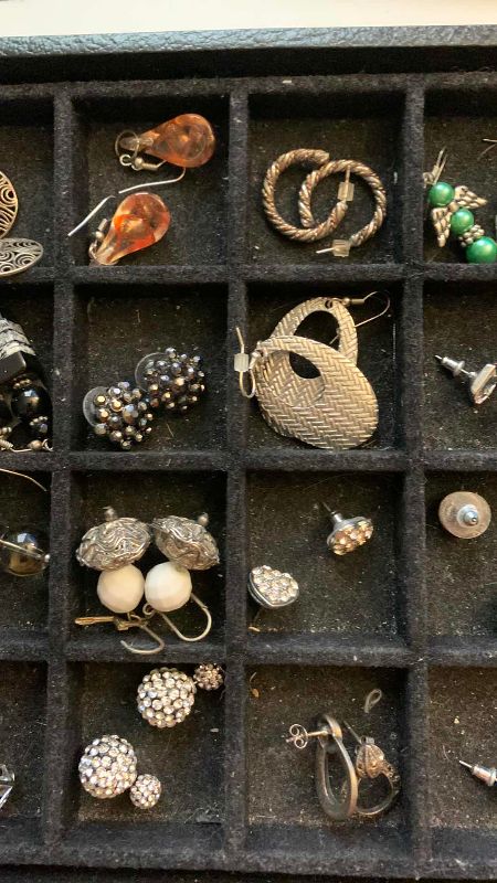 Photo 1 of WOMENS EARRINGS