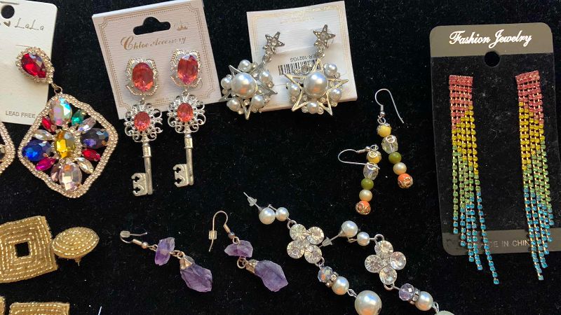 Photo 1 of WOMENS EARRINGS