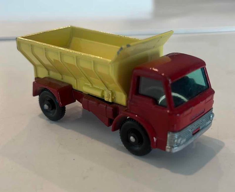 Photo 1 of VINTAGE MATCHBOX SERIES NO. 70 GRIT SPREADING TRUCK MADE IN ENGLAND