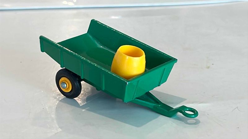 Photo 1 of VINTAGE MATCHBOX SERIES NO. 51 TRAILER WITH ONE BARREL MADE IN ENGLAND