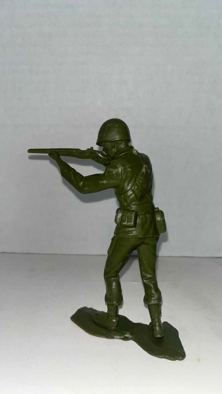 Photo 1 of VINTAGE MARX TANK TOY 1960 WWII UNITED STATES MARINE SOLIDER
