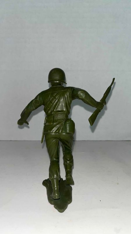 Photo 1 of VINTAGE MARX TANK TOY 1960 WWII UNITED STATES MARINE SOLIDER