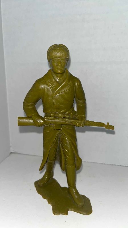 Photo 1 of VINTAGE MARX TANK TOY 1960 WWII RUSSIAN SOVIET RED ARMY SOLIDER