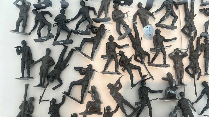 Photo 1 of VINTAGE LOUIS MARX TOYS 1970 WWII ARMY MEN