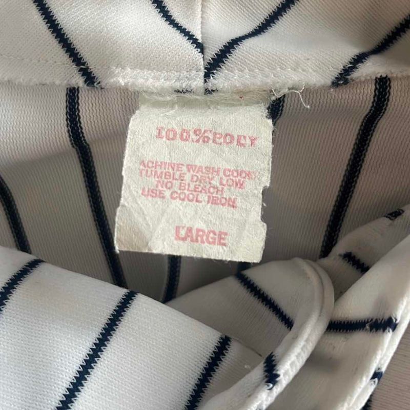 Photo 1 of NEW YORK YANKEES JERSEY SIZE LARGE
