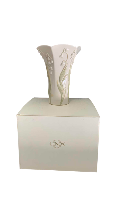 Photo 1 of LENOX FLORAL BLOSSOMS LILY OF THE VALLEY VASE