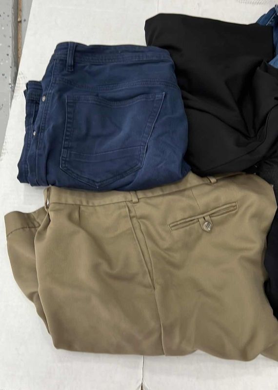 Photo 1 of SIZE 40 MEN'S PANTS