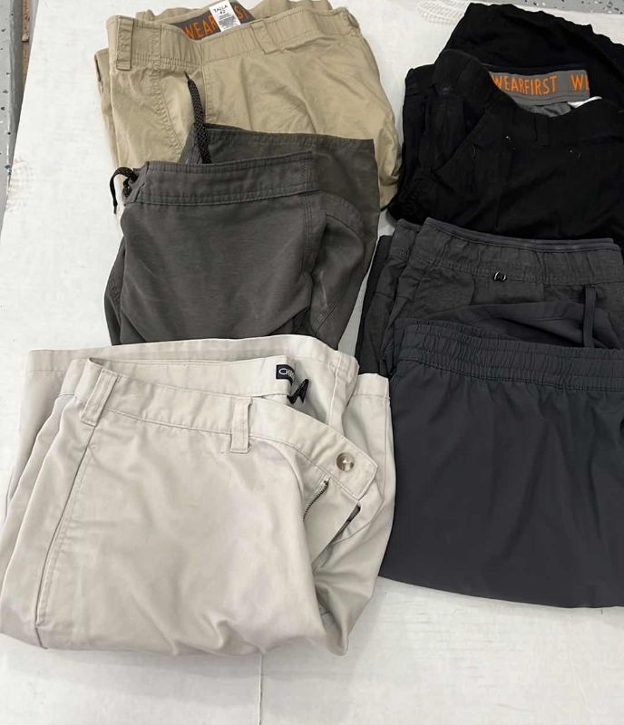 Photo 1 of MEN'S PANTS SIZE XL 40