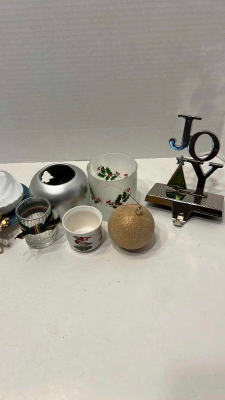 Photo 1 of CHRISTMAS DECORE