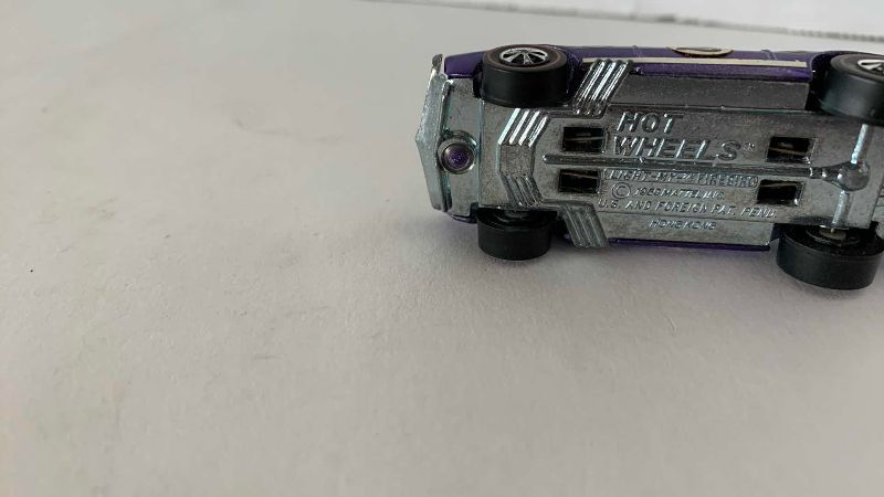 Photo 1 of VINTAGE 1969 MATTEL HOT WHEELS REDLINE LIGHT MY FIRE PURPLE